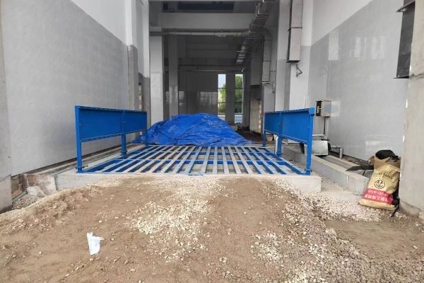 广东加长型平板洗车机安装完成